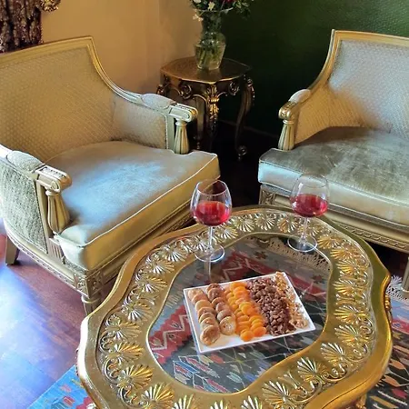 מלון Garden Luxury Suites *